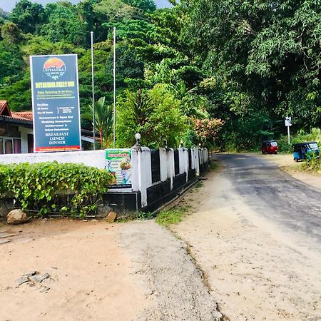 Diyaluma Falls Inn Koslanda Bagian luar foto