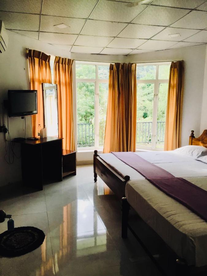 Diyaluma Falls Inn Koslanda Bagian luar foto
