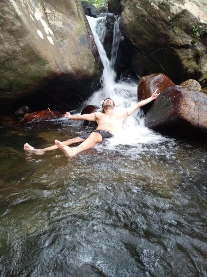 Diyaluma Falls Inn Koslanda Bagian luar foto