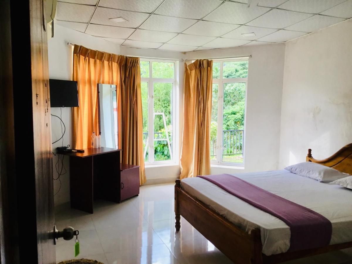 Diyaluma Falls Inn Koslanda Bagian luar foto