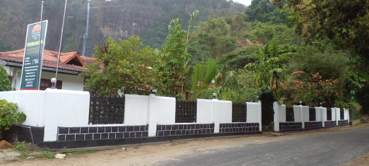 Diyaluma Falls Inn Koslanda Bagian luar foto