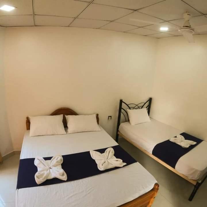 Diyaluma Falls Inn Koslanda Bagian luar foto