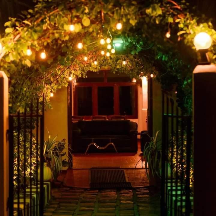 Diyaluma Falls Inn Koslanda Bagian luar foto